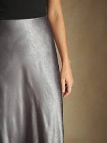 BizChic 2025秋冬新款灰色缎面褶裥中长裙，现代优雅，适合都市通勤、日常百搭、浪漫休闲，亦可搭配90年代复古风服饰，例如圣诞节、新年、感恩节派对、海滩、毕业典礼、时尚假日等场合，也适合婚礼宾客、主人、约会、派对、音乐会、早午餐、机场等。 - 灰色 - 查看 6