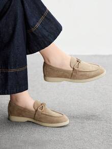 CUCCOO BIZCHIC 女式卡其色绒面革蝴蝶结设计舒适休闲乐福鞋，适合通勤、户外、旅行、购物、工作和日常穿着 - 卡其色 - 查看 2