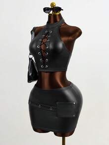 Mistrie Set de două piese pentru femei, culoare solidă, fără mâneci, cu guler înalt, sexy, punk, top scurt, decupat, fustă mini, cu nituri cu ochiuri și design cu șireturi, piele PU cu căptușeală termică subțire, și cool pentru streetwear, ținută de petrecere de Halloween, femei de toamnă, femei de iarnă.