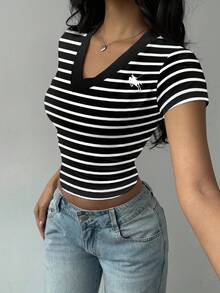 SHEIN BASICS Women's Fashion Knight Embroidery Striped Slim Fit Short Sleeve V-Neck T-Shirt, Summer - Black - View 4