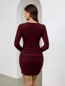 SHEIN Tall 纯色V领粒纹面料酒红色长袖紧身连衣裙，适合秋冬季 - 酒紅色 - 查看 2