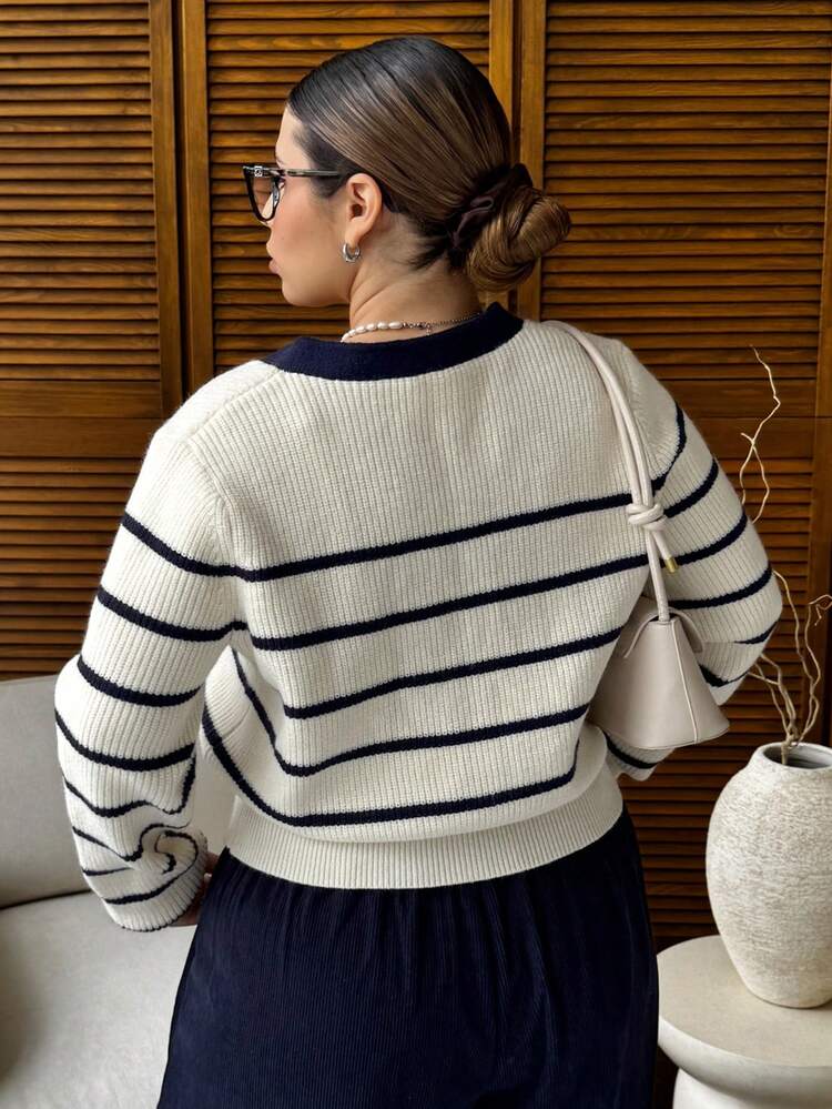 Dazy Plus Plus Size Women Contrast Color Block V-Neck Cardigan, Striped Hem Waist Cinched Casual Knit Sweater For Autumn/Winter