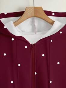 SHEIN Quần áo mùa thu, Áo khoác ngoài, Thu/Đông, Áo khoác mùa thu, Trở lại trường, Thường ngày, Đồ thể thao, Đồ mặc ngày lễ, ✦, Đồ mặc ngoài mùa đông, Áo nỉ dài tay có mũ in họa tiết chấm bi đen thời trang đa năng dành cho nữ - Màu Đỏ Sâu - Xem 4