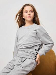 Conjunto de sudadera de cuello redondo de manga larga con bordado de lazo y pantalón de chándal para niña preadolescente - Gris Claro - Ver 5