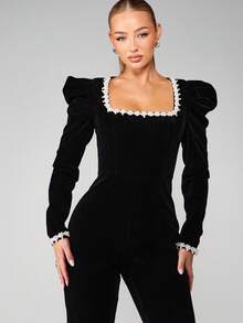 MISSGUIDED Mono de terciopelo elegante con mangas abullonadas y detalles de adorno de perlas para eventos de noche - Negro - Ver 5