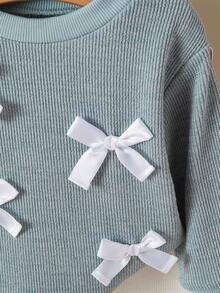 SHEIN Vintaside Kids 2 件套女婴休闲百搭舒适可爱针织面料蝴蝶结装饰宽松套头衫和修身裤子套装，适合居家和户外，高性价比，秋冬 - 彩色 - 查看 5