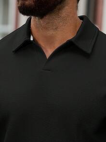 Manfinity CasualCool Manfinity 男士休閒 Polo 衫，黑色短袖，紋理布料，夏季純色通勤 Polo 衫，適合高爾夫球衫，拉鍊設計，正式款 - 黑色 - 查看 3