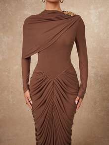 Lumalex 春夏不对称金属装饰网纱柔软飘逸褶皱腰部修身长袖连衣裙,女士垂坠长裙,棕色优雅连衣裙,长袖优雅连衣裙,棕色婚礼宾客礼服,奢华舞会聚会派对宴会,低调奢华闪耀的假日派对狂欢节郊游度假热门户外丰富层次婚礼季宴会派对新年派对造型晚宴晚会秋季派对礼服 - 咖啡棕 - 查看 6