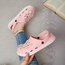 Sandalia tipo mule para mujer perfecta para actividades cotidianas como caminar por casa, realizar tareas domésticas, salir al jardín o dar paseos cortos. También es ideal para usar en entornos húmedos como la playa, la piscina o incluso en trabajos donde se requiere estar de pie durante largos periodos. - Rosa Pálido - Ver 1