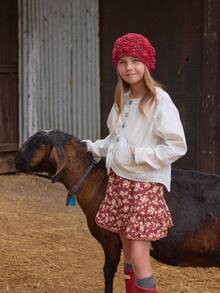 少女白色牛仔外套，Y2K风格，宽松版型，休闲时尚，舒适棉质牛仔面料，西部牛仔风女童牛仔外套