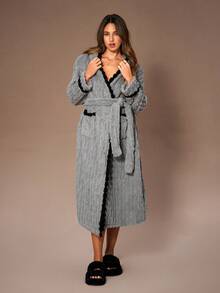 SHEIN Contrast Color Pom Pom Hooded Jacquard Fleece Cozy Robe For Women Cozy Robes For Women Fluffy Women Cozy Robe Light Cozy Robe Cozy Robe Set - Light Grey - View 3