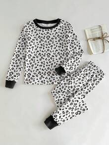 SHEIN طقم بيجاما مكون من ملابس علوية كم طويل رقبة طاقم وسروال ضيق الخصر من نسيج ليوبارد ناعم للفتيات المراهقات - متعدد الألوان - مشاهدة 2