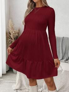 SHEIN Vestido casual de maternidad de unicolor con cuello redondo, manga larga, acanalado y volante en el bajo - Burdeos - Ver 6