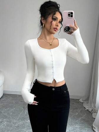 Elenzga Camiseta ajustada elegante para mujer con botones decorativos monocromáticos en la parte delantera