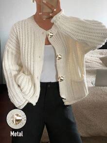 Siren Gaze Femmes Cardigan basique unicolore décontracté de tous les jours avec texture, boutons devant et poches, cardigan chaud pour l'automne/l'hiver, hauts à manches longues, hauts pour l'école, cardigan en tricot blanc, cardigan en tricot épais blanc, cardigan blanc avec boutons dorés, porter décontracté de tous les jours, hauts à manches longues pour l'automne et l'hiver pour femmes