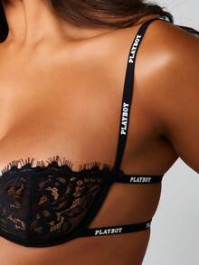 Missguided x Playboy 蕾丝内衣文胸和内裤套装，带睫毛饰边和徽标胶带细节，适合亲密场合 - 黑色 - 查看 4