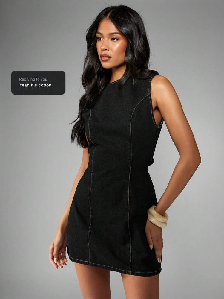 MISSGUIDED Abito mini in jeans rigido senza maniche con laccio in vita e dettaglio scollo tagliato, adatto per occasioni casual estive