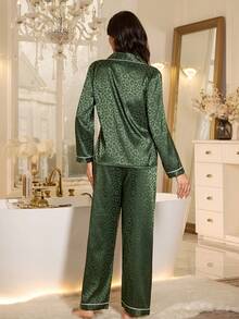 LuxeNights Bộ đồ ngủ nữ họa tiết da báo, chất liệu jacquard, màu xanh lá cây, thích hợp cho mùa đông. - Màu xanh lá cây đậm - Xem 2