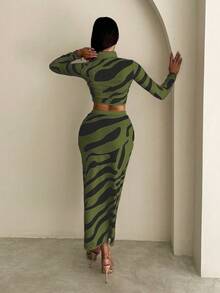 Zolique 2 件套女式短款针织高领上衣和动物印花裙套装，时尚又有型 - 軍綠色 - 查看 2