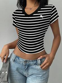 SHEIN BASICS Women's Fashion Knight Embroidery Striped Slim Fit Short Sleeve V-Neck T-Shirt, Summer - Black - View 5