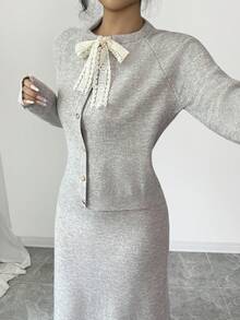 SHEIN Elenzya طقم قطعتين فاخر مكون من كارديجان أكمام طويلة بأزرار من الدانتيل الرقيق مستوحى من موسم الخريف/الشتاء مع تنورة أنبوبية متوسطة الطول - لون مشمشي - مشاهدة 4