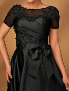 Serin 优雅奢华浪漫网纱拼接缎面褶皱奢华串珠贴花短袖蝴蝶结A字裙摆连衣裙，适合晚宴、约会、度假、舞会、婚礼、新娘母亲礼服、情人节等场合。 - 黑色 - 查看 2