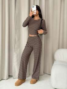 SHEIN PETITE 女士休闲家居睡衣套装，包括条纹圆领长袖 T 恤和宽松条纹直筒裤，适合日常穿着、运动、秋冬、返校服棕色条纹两件套 - 咖啡棕 - 查看 5