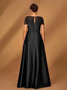 Serin 优雅奢华浪漫网纱拼接缎面褶皱奢华串珠贴花短袖蝴蝶结A字裙摆连衣裙，适合晚宴、约会、度假、舞会、婚礼、新娘母亲礼服、情人节等场合。 - 黑色 - 查看 7