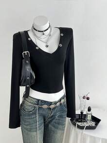 SHEIN Unity 黑色深 V 朋克复古金属环装饰修身长袖 T 恤女式秋冬简约百搭派对性感复古 Y2K 日常穿着 - 黑色 - 查看 1