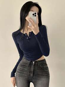 DAZY Camiseta de manga larga de ajuste ceñido con media cartera abotonada de unicolor, ropa de otoño, ropa de vuelta al colegio - Azul Marino - Ver 1