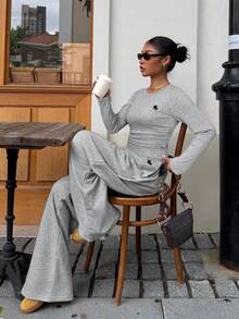 Muchica 秋季女士休闲刺绣细节上衣和裤子两件套 - 灰色 - 查看 5