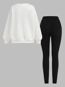 SHEIN Girlism Bộ 2 món áo nỉ cổ tròn in số 98 và quần legging thể thao thường ngày cho bé gái tuổi teen, bộ áo nỉ cổ tròn dài tay thoải mái và quần bó 2 món, phù hợp cho mùa thu/đông - Đen và trắng - Xem 2
