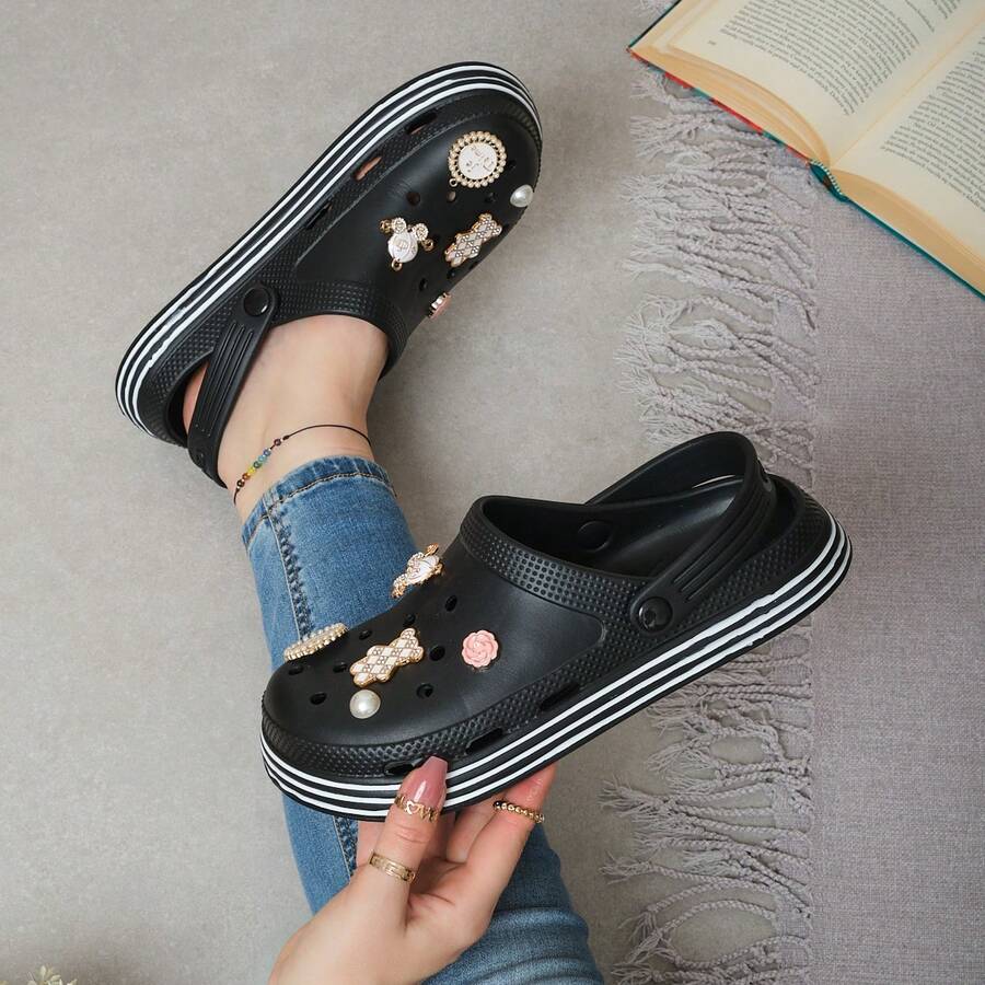 Women Flat Sandals - Black - View 1