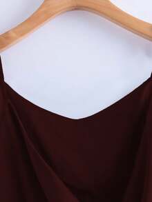 GlowEve 女士时尚休闲 V 领褶皱环绕式蝴蝶结腰带 A 字形吊带背心 - 酒紅色 - 查看 3