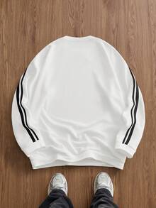 EASEVO 大码男士休闲日常通勤运动风格卡通刺绣贴片撞色条纹侧落肩宽松运动衫 - 白色 - 查看 2