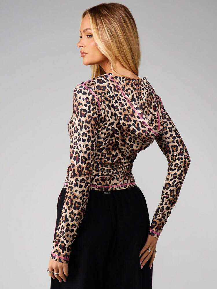 Missguided x Playboy Camicetta con stampa leopardata, maniche lunghe, scollo a V e dettagli in contrasto rosa