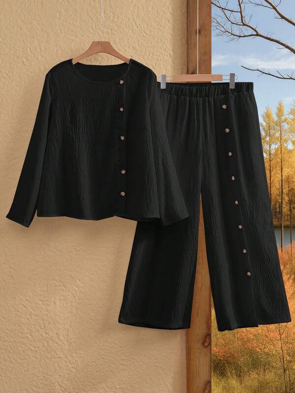 Rusticease Damen Frühling Weiß strukturierter Rundhals Einreiher Dekor Langarm und Hose Große Größen Zweiteiler