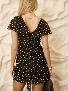SHEIN Aralina-E 复古波尔卡圆点荷叶边覆盖短袖修身优雅度假装女式迷你连衣裙 - 黑與白 - 查看 2