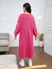 SHEIN 青少年女孩休閒保暖內裡寬鬆衛衣連身裙，粉色與白色，秋冬，學校，返校季 - 玫紅色 - 查看 2