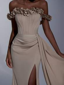 Elitara 优雅杏色简约亮面缎面 3D 花卉露肩美人鱼下摆侧垂高开衩礼服，适合所有正式场合、毕业典礼、婚礼、晚会 - 香檳色 - 查看 2