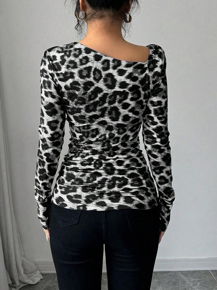 Islaluna Elegant Form-Fitting Oblique Shoulder Neck Long Sleeve Pleated Shoulder & Waist Ribbed Leopard Print Knit T-Shirt For Women - Multicolor - View 2