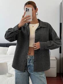Livesso Camisa casual de mujer a rayas con parche de piel sintética PU, chaqueta de manga larga de mezcla de lana de corte holgado, adecuada para uso en la oficina en otoño e invierno - Gris Oscuro - Ver 5