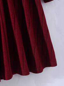 Robe pull à col roulé en tricot côtelé pour jeunes filles, manches gigot + nœud décoratif de couleur contrastée, robe minimaliste et convenant pour le printemps et l'automne - Rouge foncé - Voir 9