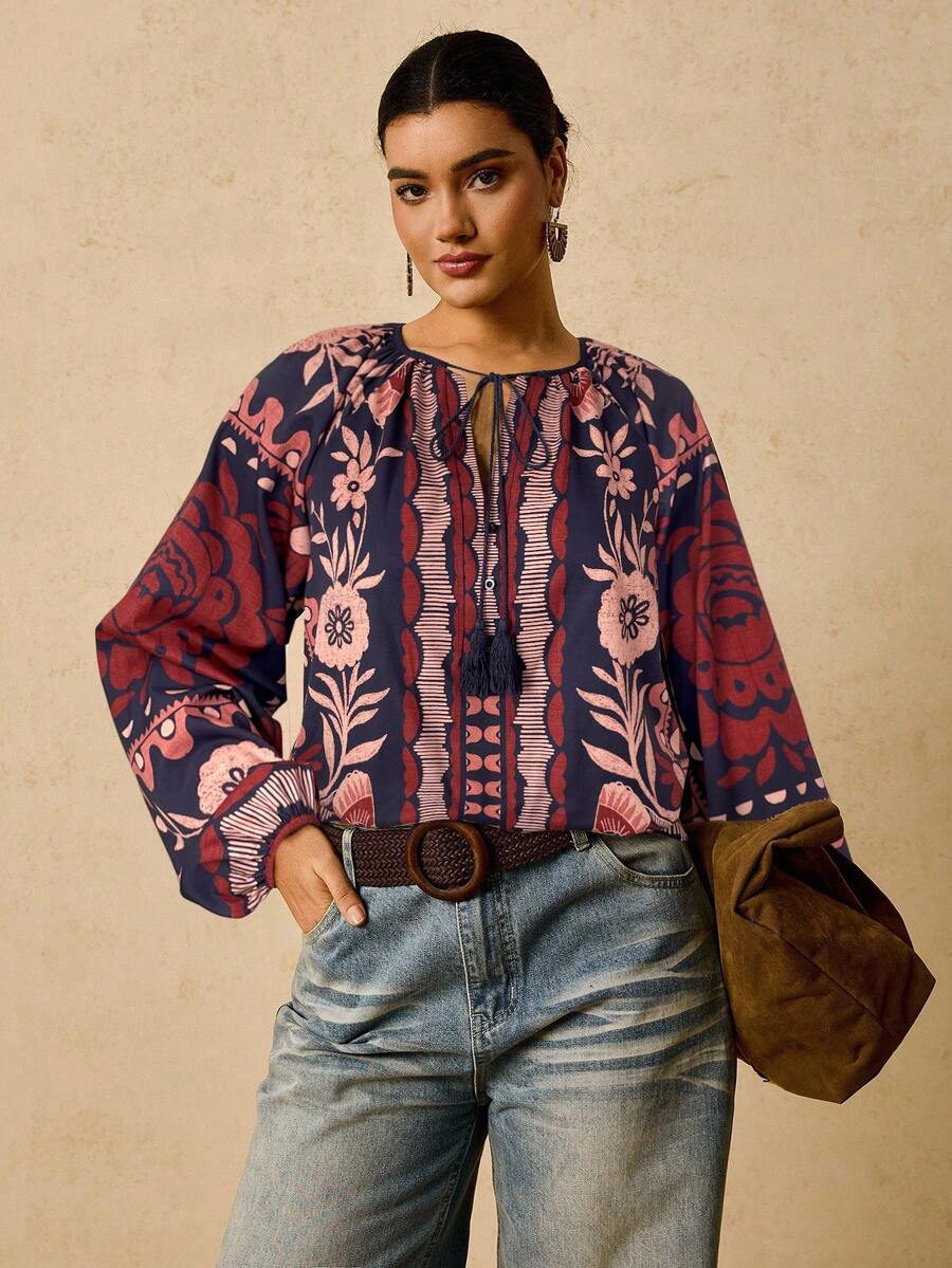 Travachic 大码女式黑色热带植物印花长袖衬衫，V 领流苏抽绳图案衬衫 - 彩色 - 查看 1