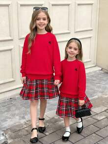 SHEIN 女童服装纯红色圆领刺绣运动衫搭配格子百褶裙女童两件套，红色格子裙套装，圣诞裙套装 - 紅色 - 查看 17