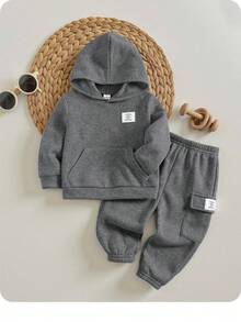 SHEIN 2pcs Baby Boy/Girl Casual Sports Letter Graphic Pocket Sweatshirt & Elastic Waist Pants Set, Suitable For Autumn/Winter Baby Boy Sweatshirt Set Baby Casual Sets Baby Boy Winter Sets Two Pieces Set Baby Boy Clothes Fall - Dark Grey - View 1