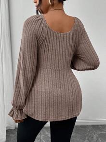 SHEIN Frenchy 大码秋季休闲长袖女装，胸前系带，面料柔软舒适，居家和外出都很漂亮，纯色心形领荷叶边下摆长袖T恤 - 深灰色 - 查看 3