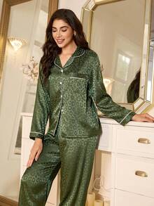 LuxeNights Bộ đồ ngủ nữ họa tiết da báo, chất liệu jacquard, màu xanh lá cây, thích hợp cho mùa đông. - Màu xanh lá cây đậm - Xem 5