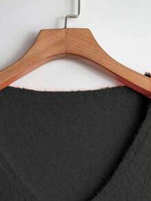 SHEIN LUNE Áo len dệt kim mềm mại cổ chữ V màu trơn cỡ lớn, mặc thường ngày, thu/đông - màu đen - Xem 4