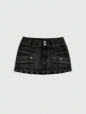 Grunge Punk تنورة جينز قصيرة ذات خصر منخفض مزينة بدبابيس جمجمة مهترئة بطراز قديم للنساء